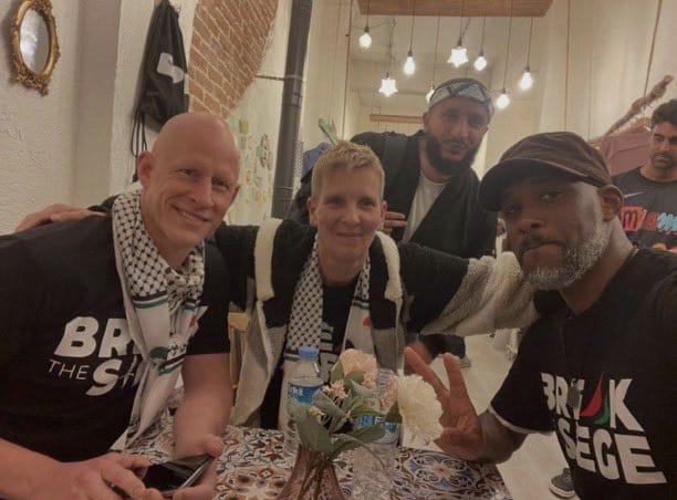 יוצא המארינס התפרע בסנאט נגד ישראל ושבר את ידו - התמונות הוכיחו מי הוא