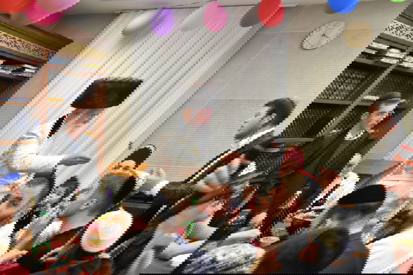 פורים אצל הגרי"ד גרוסמן