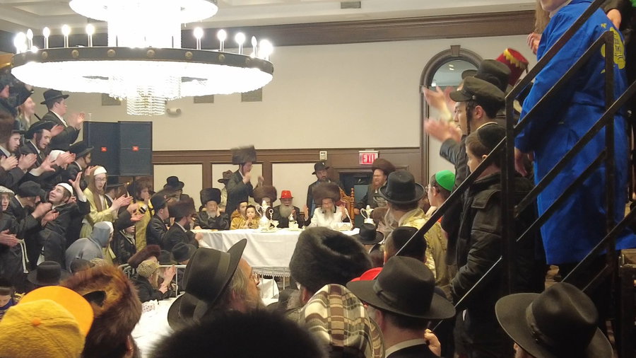 פורים בחצה"ק סקולען לייקווד