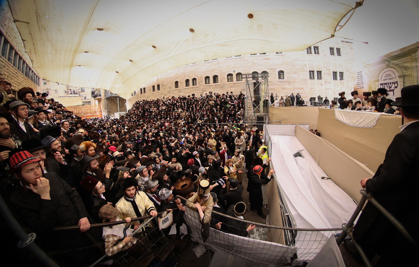 פורים בצל הגה"צ רבי יעקב מאיר שכטר