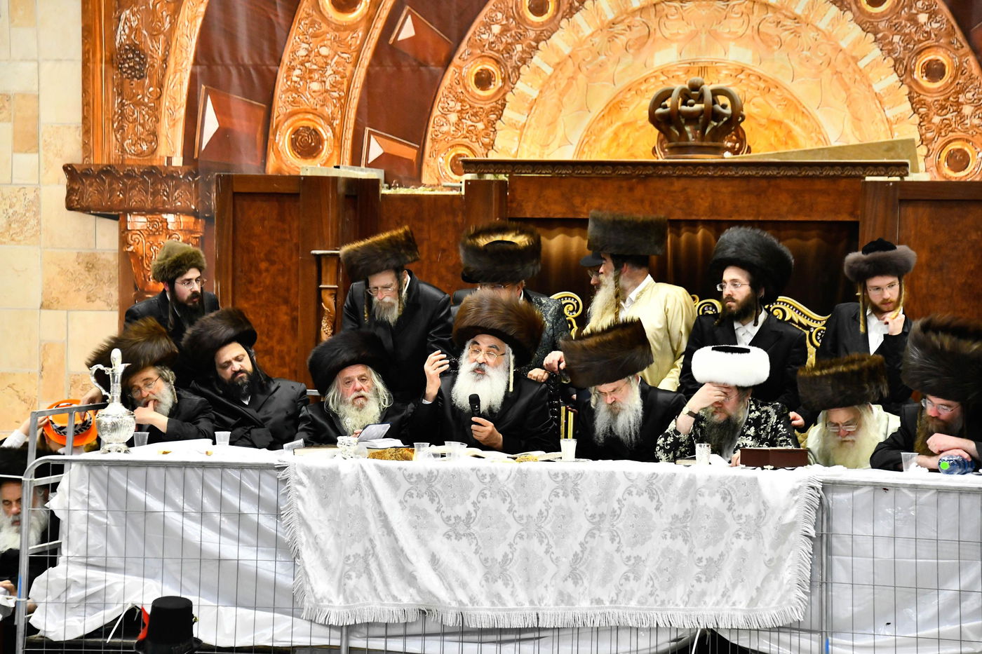 פורים בחצה"ק דושינסקיא