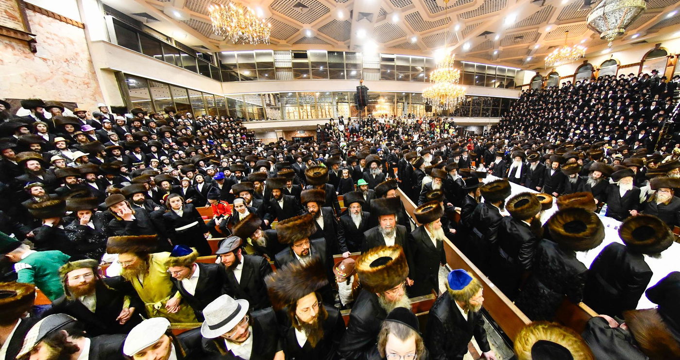 פורים בחצה"ק דושינסקיא