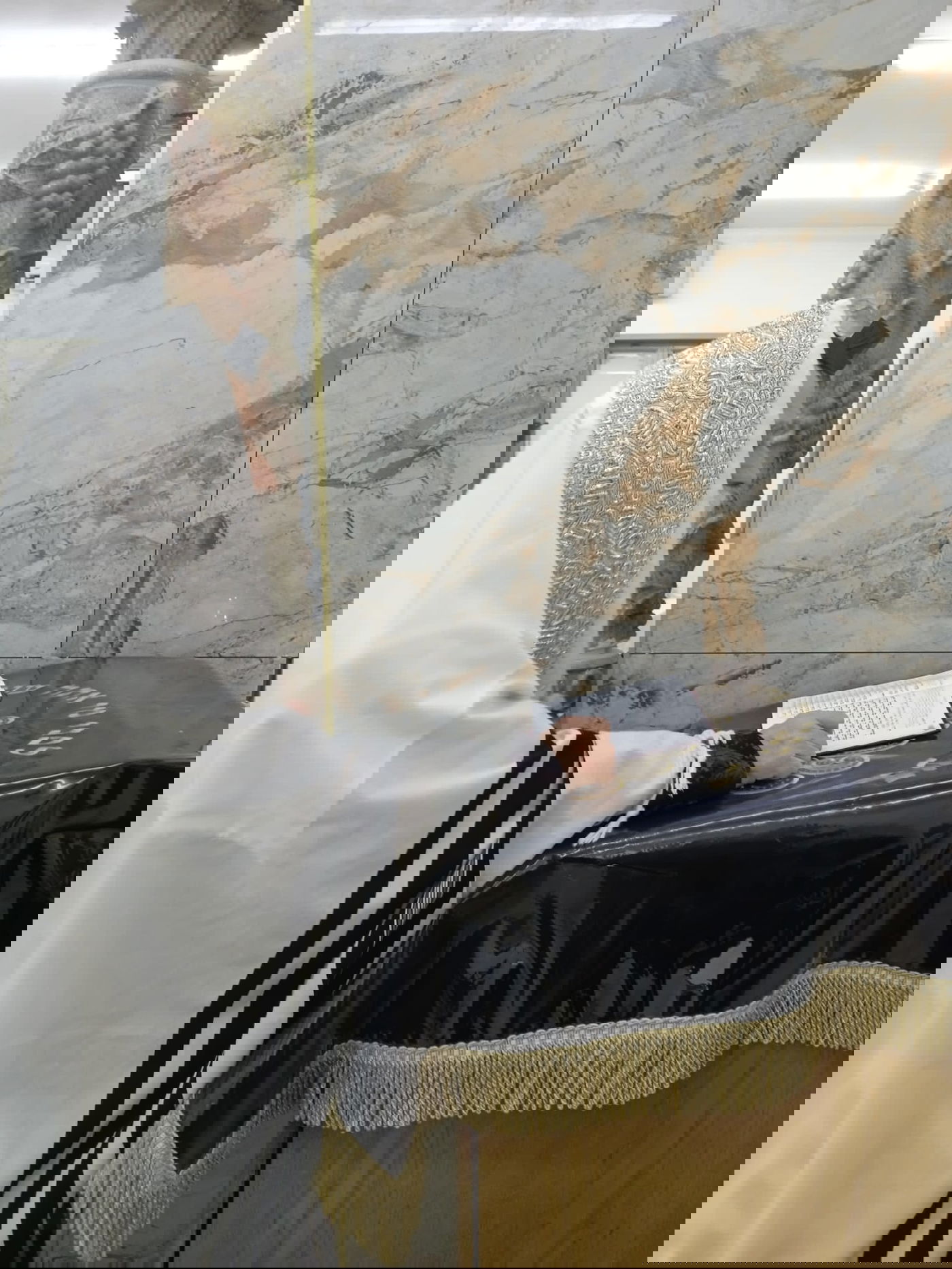 פורים בחצה"ק בוטושאן 