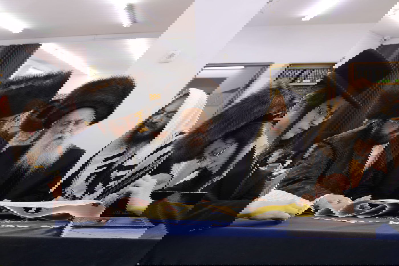 פורים בחצה"ק בוטושאן 