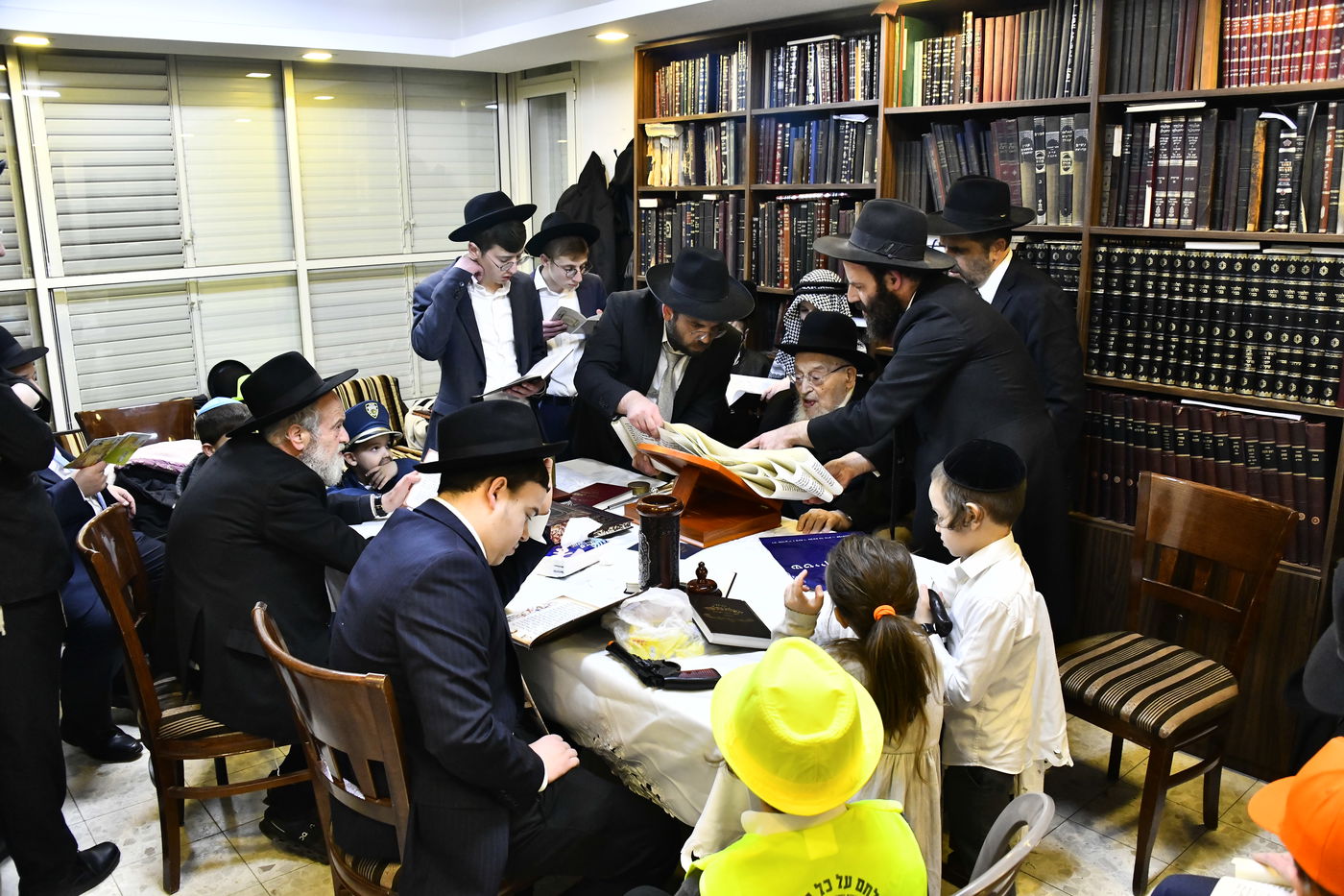 פורים בצל הגרמ"צ ברגמן 