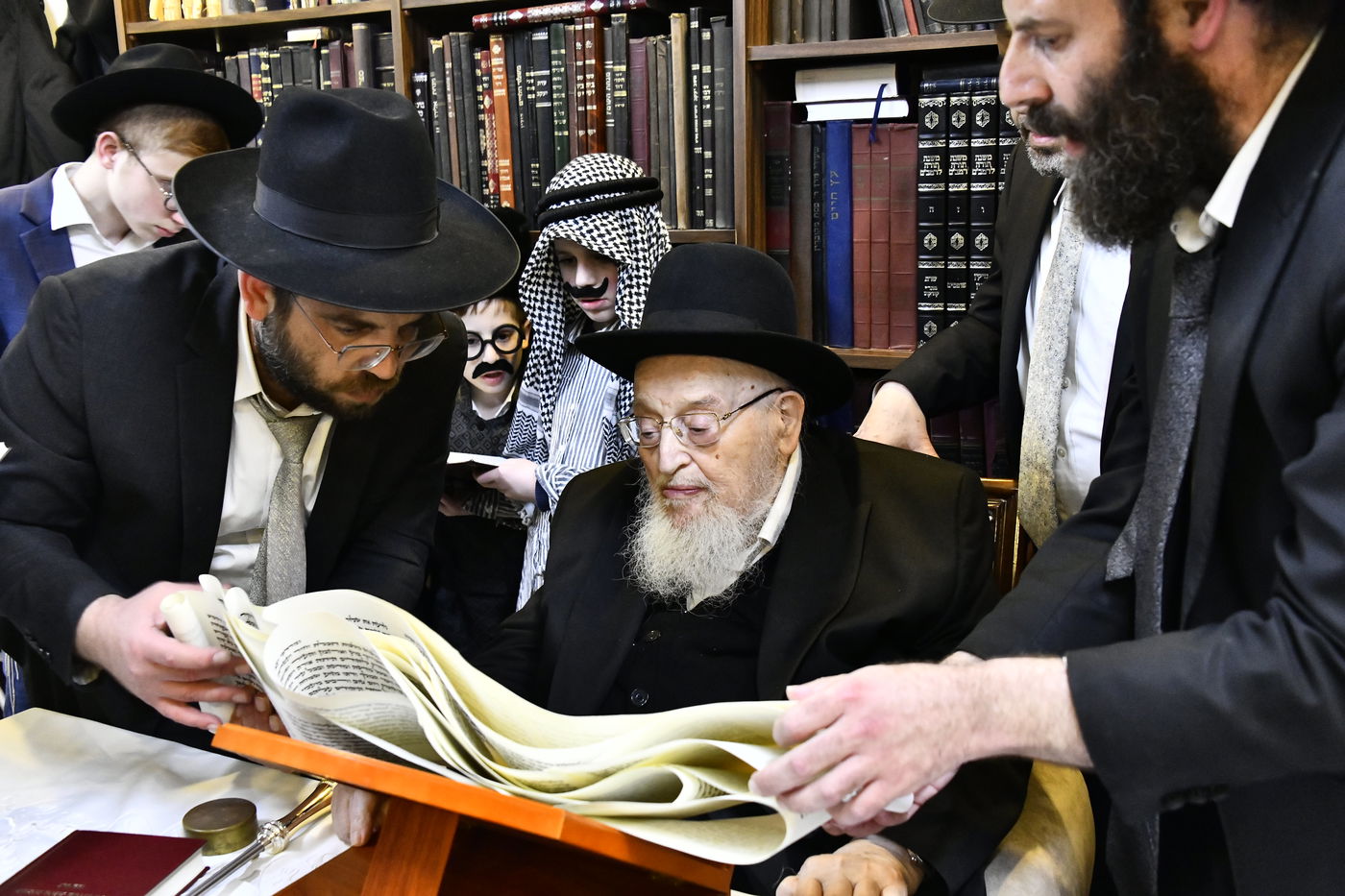 פורים בצל הגרמ"צ ברגמן 