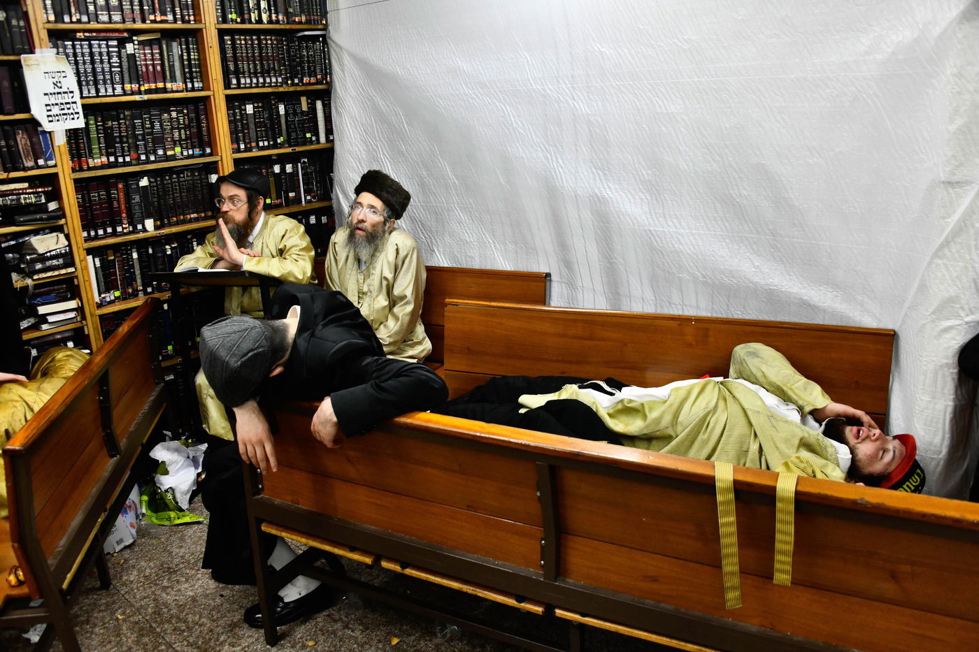 פורים בחצה"ק תולדות אהרן