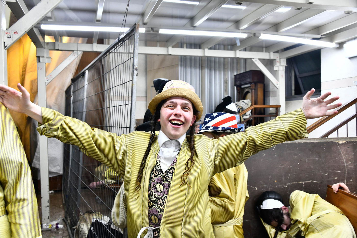 פורים בחצה"ק תולדות אהרן