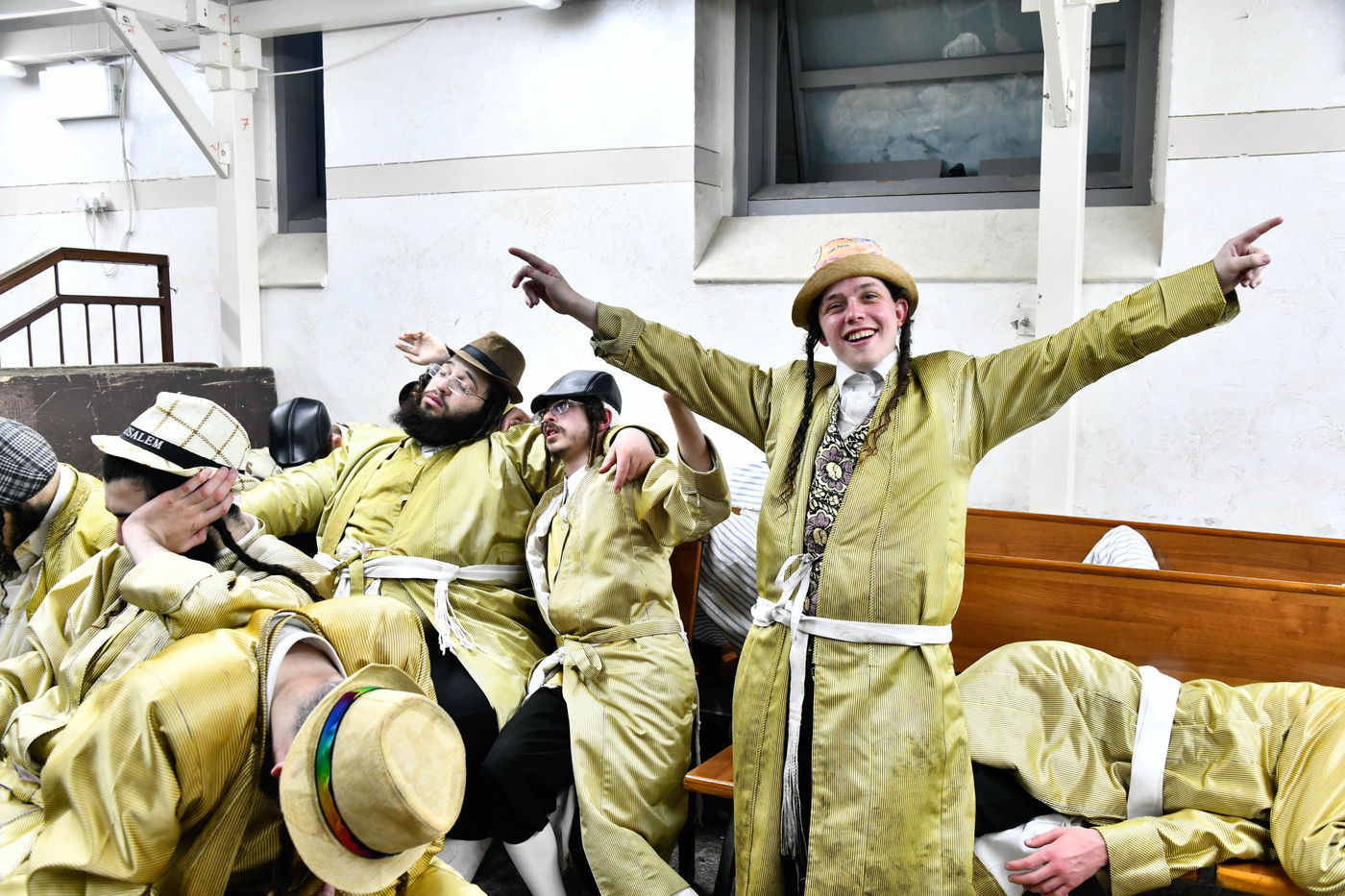 פורים בחצה"ק תולדות אהרן