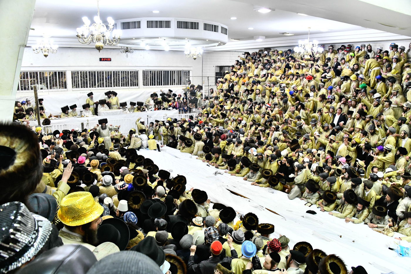 פורים בחצה"ק תולדות אהרן