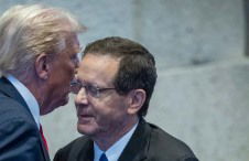 הייתה הבטחה לחנינה? התגובה של הרצוג למתקפה החריפה של טראמפ