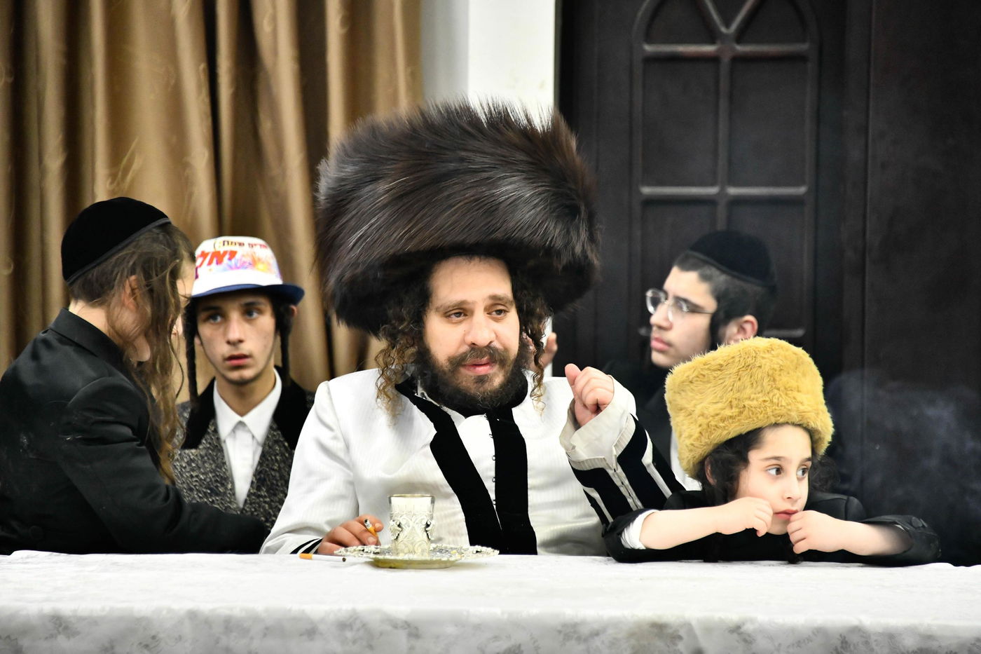 פורים אצל האדמו"ר מקרעטשניף כפר עטה