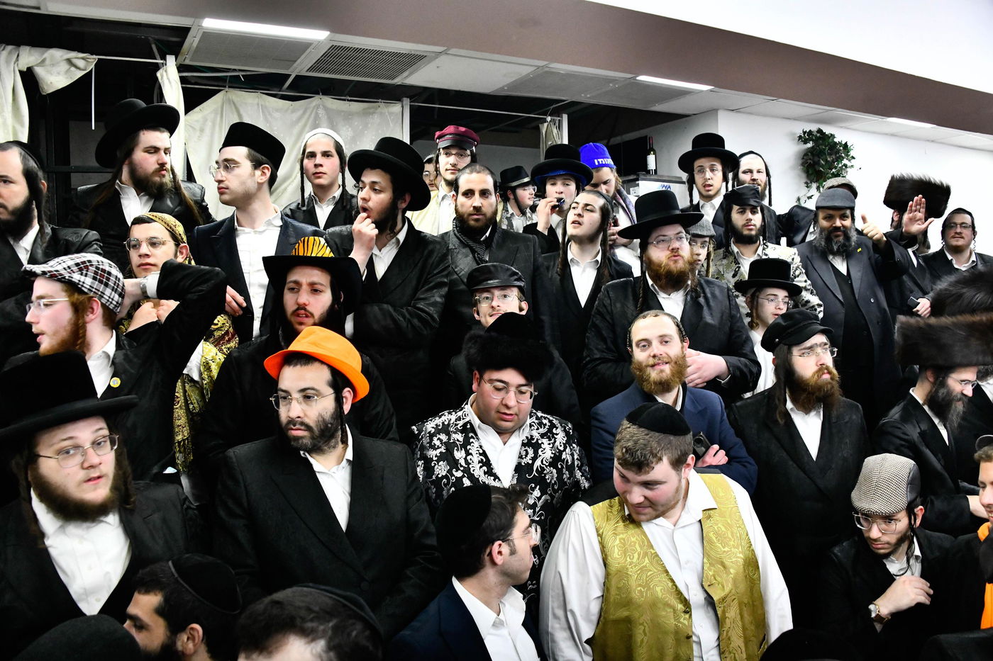 פורים אצל האדמו"ר מקרעטשניף כפר עטה