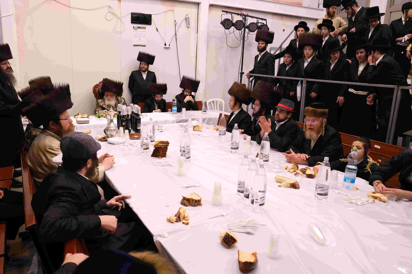 פורים בחצה"ק קאסוב ויז'ניץ