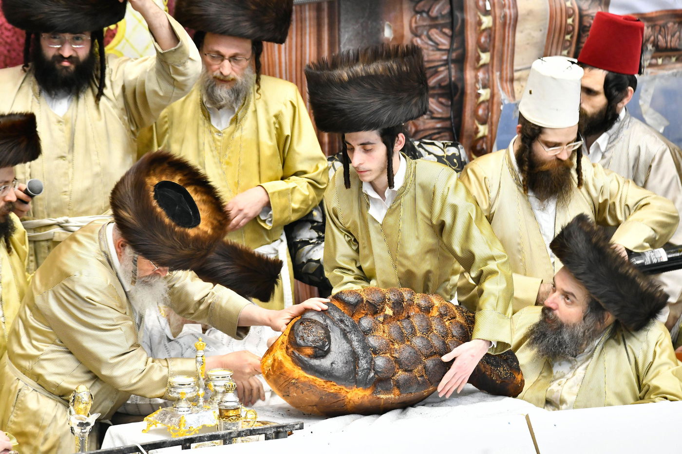 פורים בחצה"ק תולדות אברהם יצחק