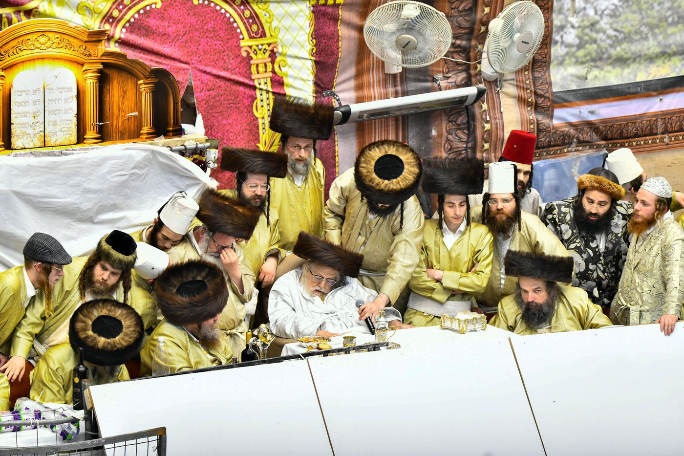 פורים בחצה"ק תולדות אברהם יצחק