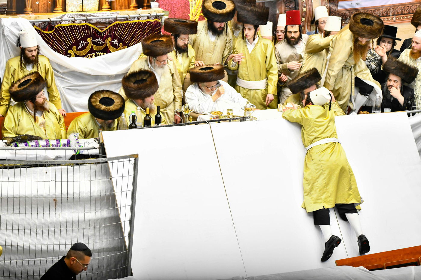 פורים בחצה"ק תולדות אברהם יצחק