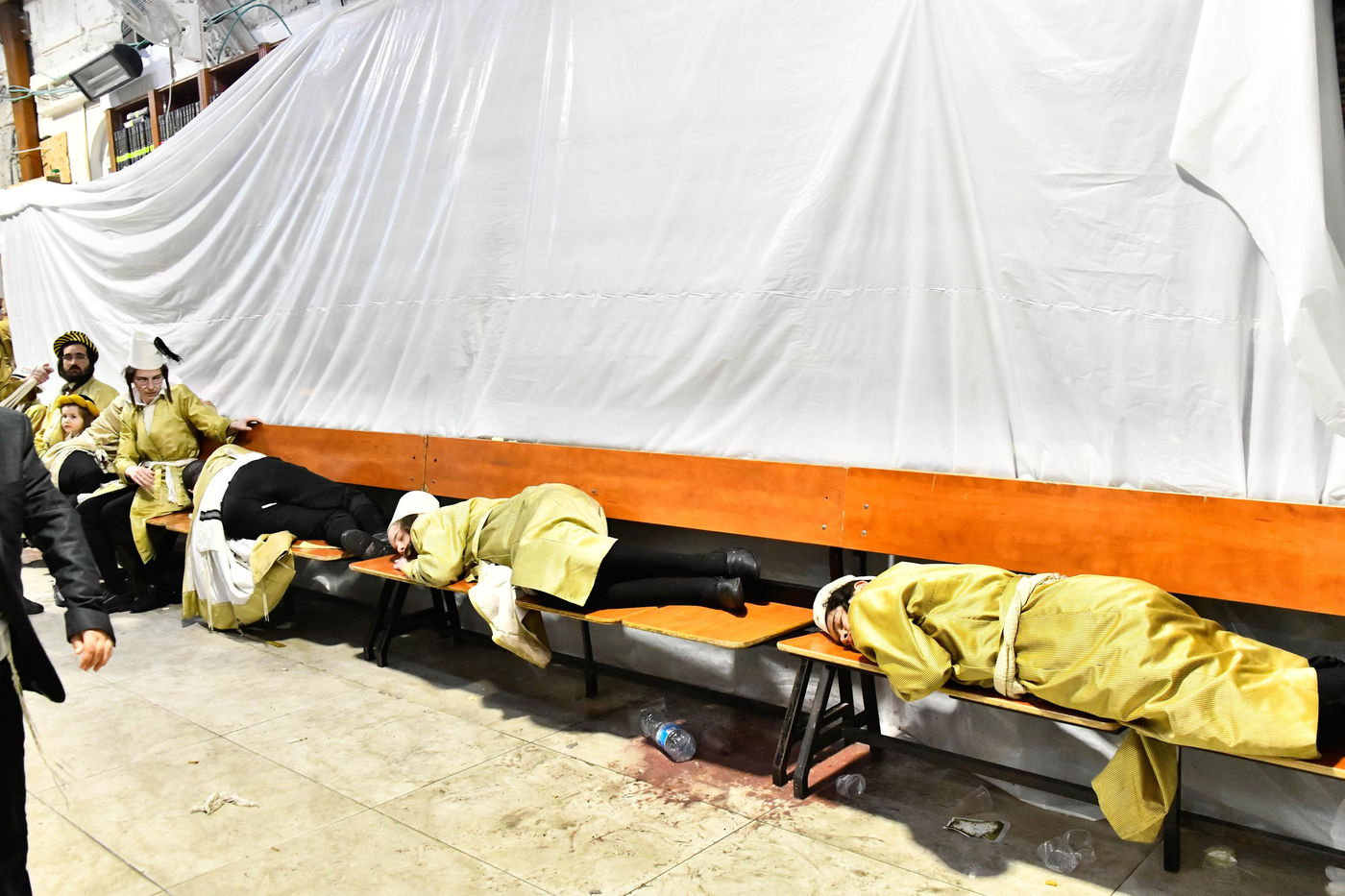 פורים בחצה"ק תולדות אברהם יצחק