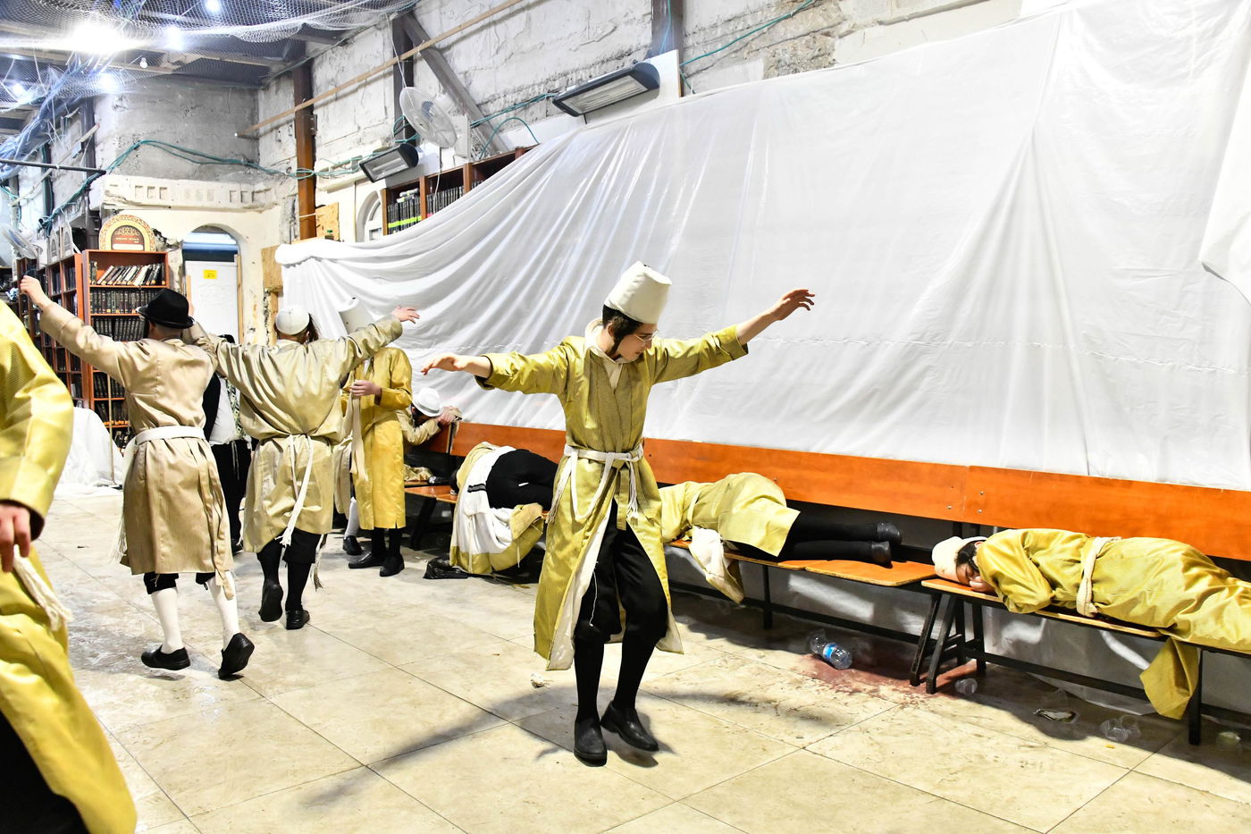 פורים בחצה"ק תולדות אברהם יצחק