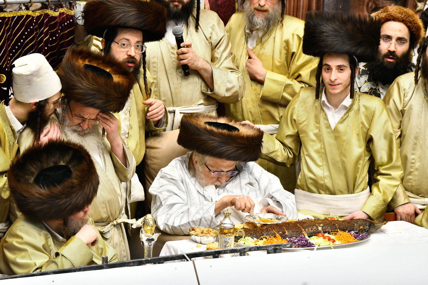 פורים בחצה"ק תולדות אברהם יצחק