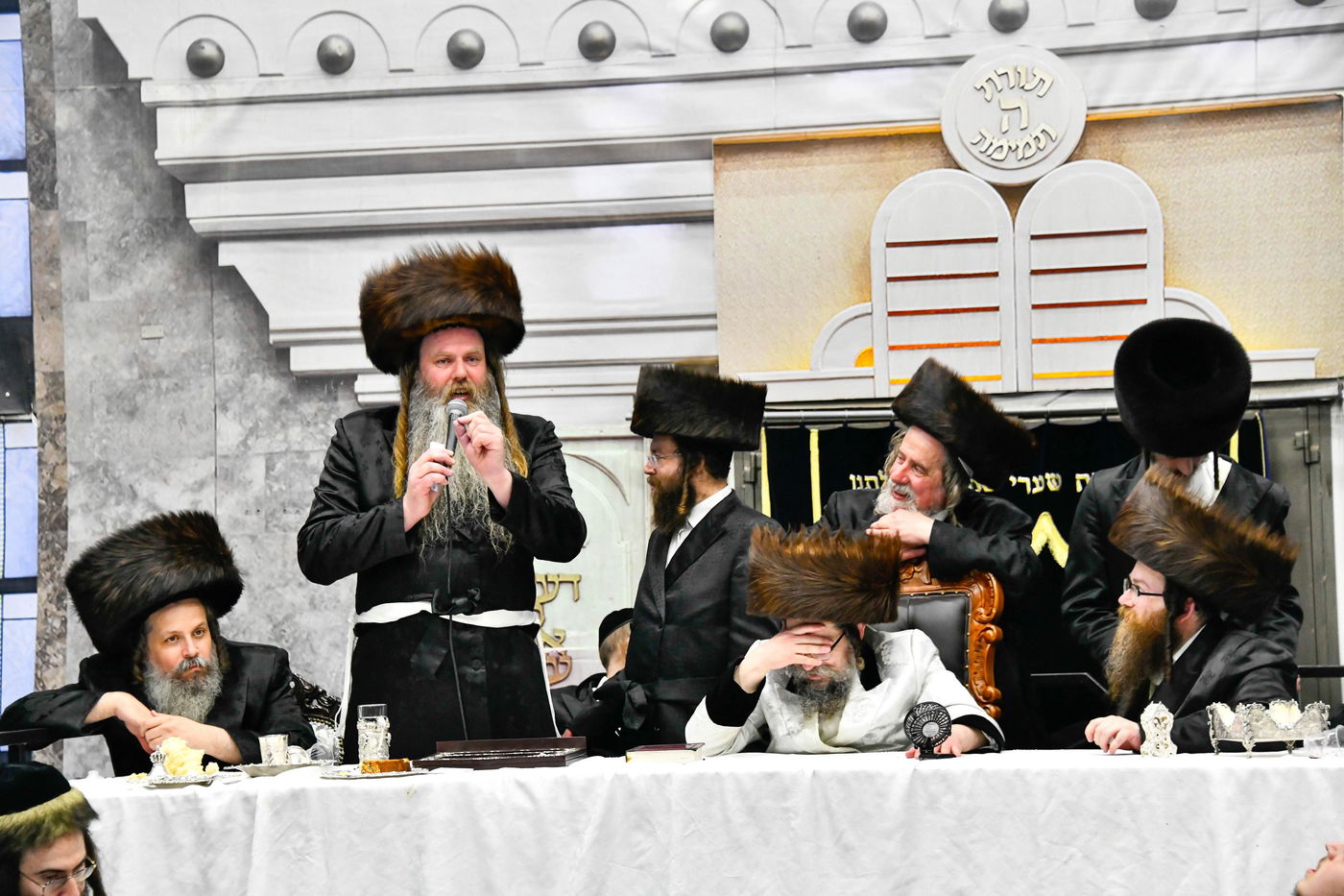 פורים בחצה"ק סקולען ירושלים