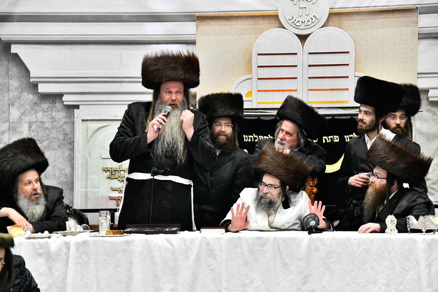 פורים בחצה"ק סקולען ירושלים