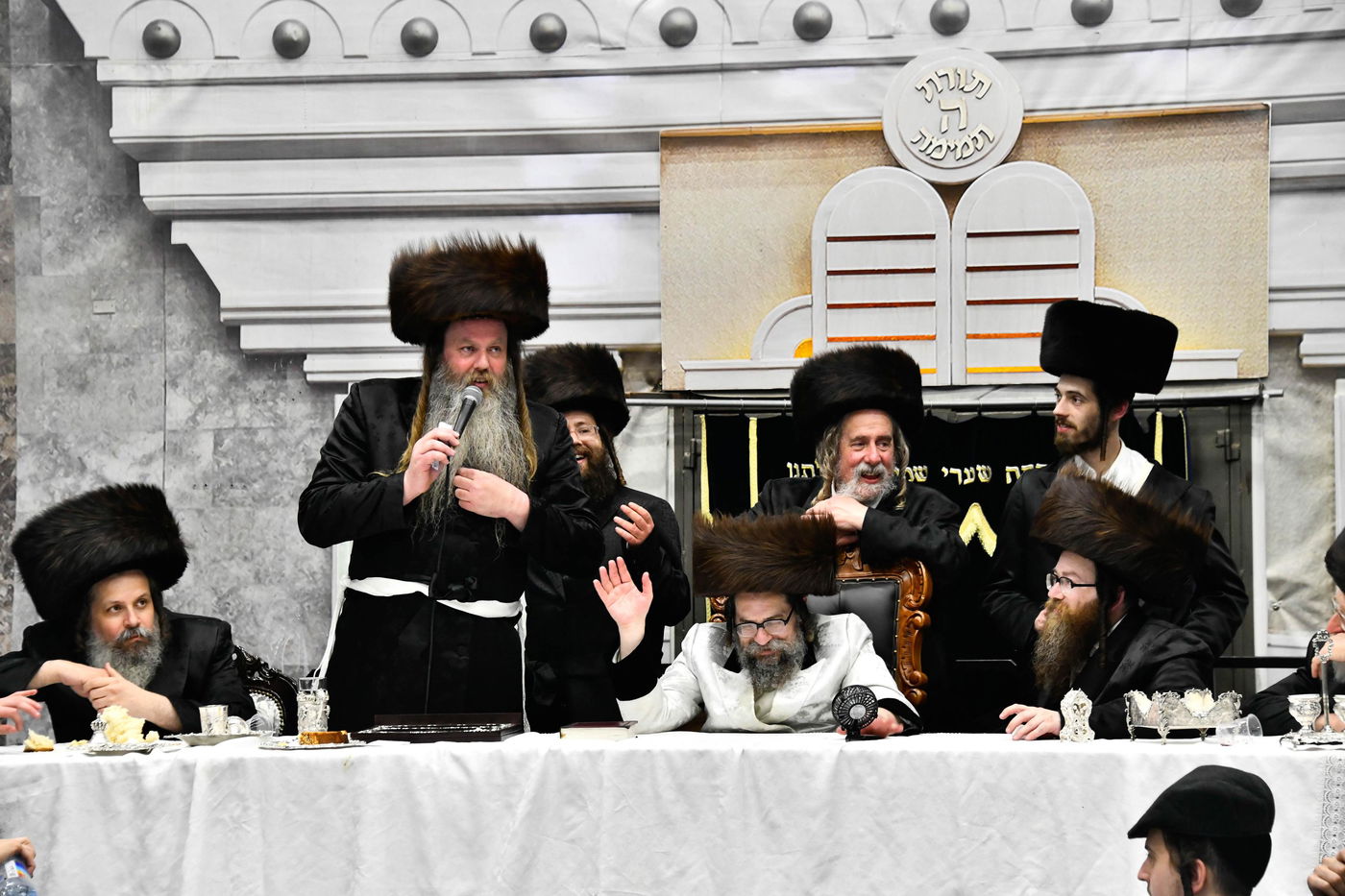 פורים בחצה"ק סקולען ירושלים