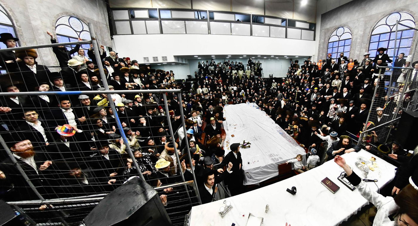 פורים בחצה"ק סקולען ירושלים