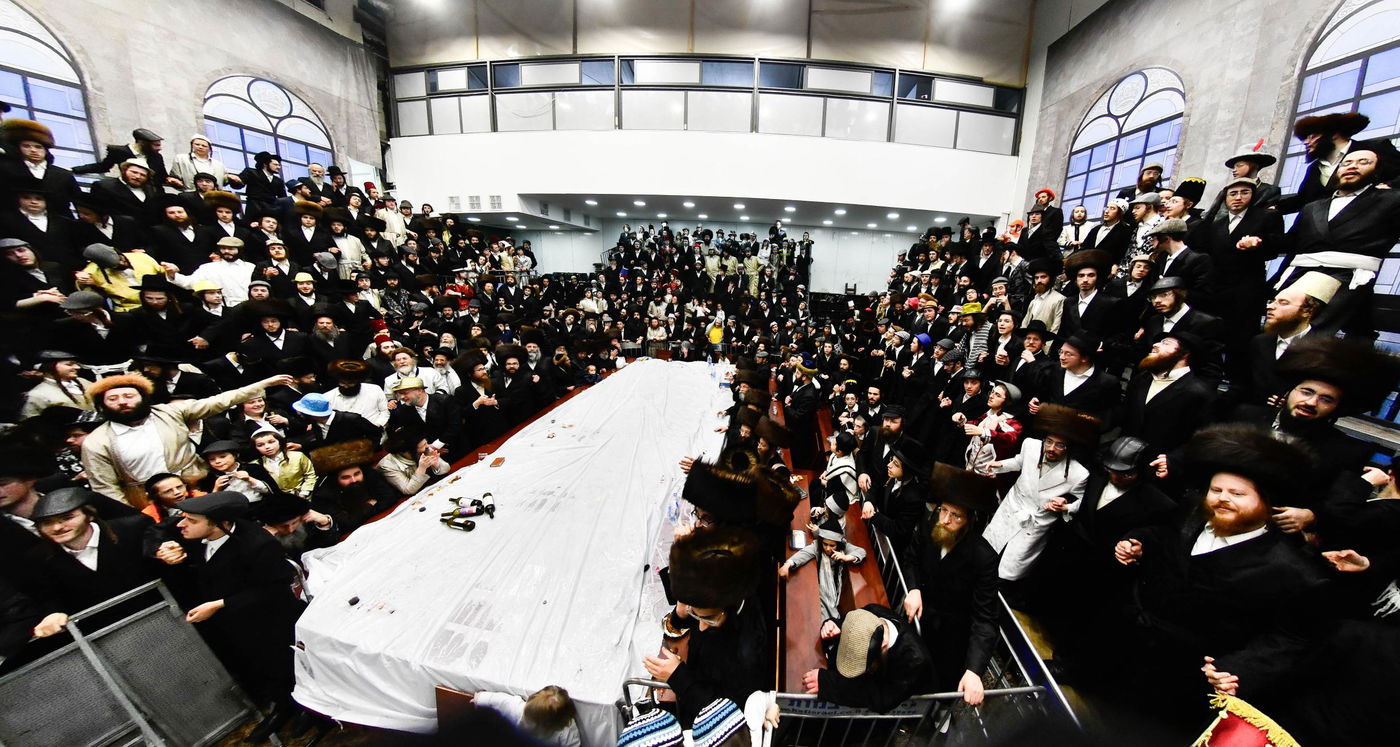 פורים בחצה"ק סקולען ירושלים