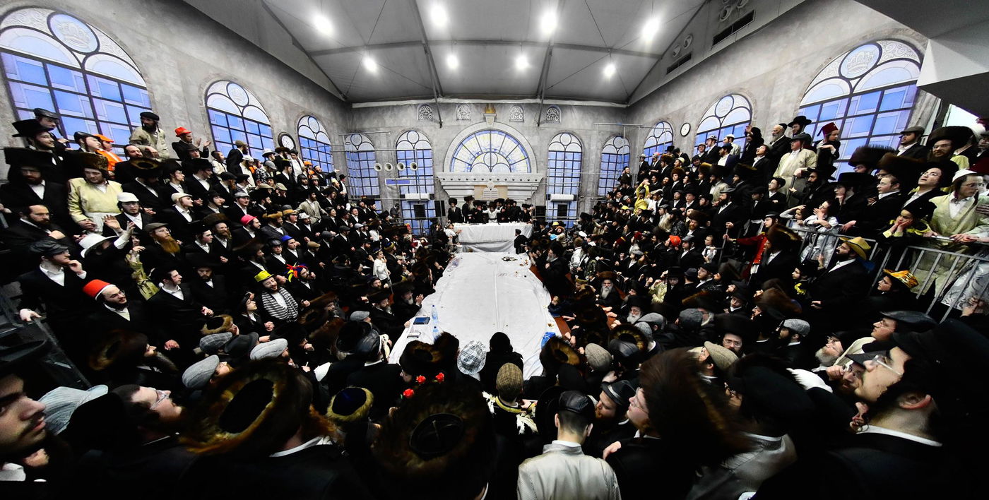 פורים בחצה"ק סקולען ירושלים