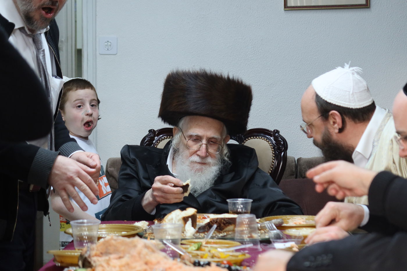 פורים אצל הגר"ע אויערבאך