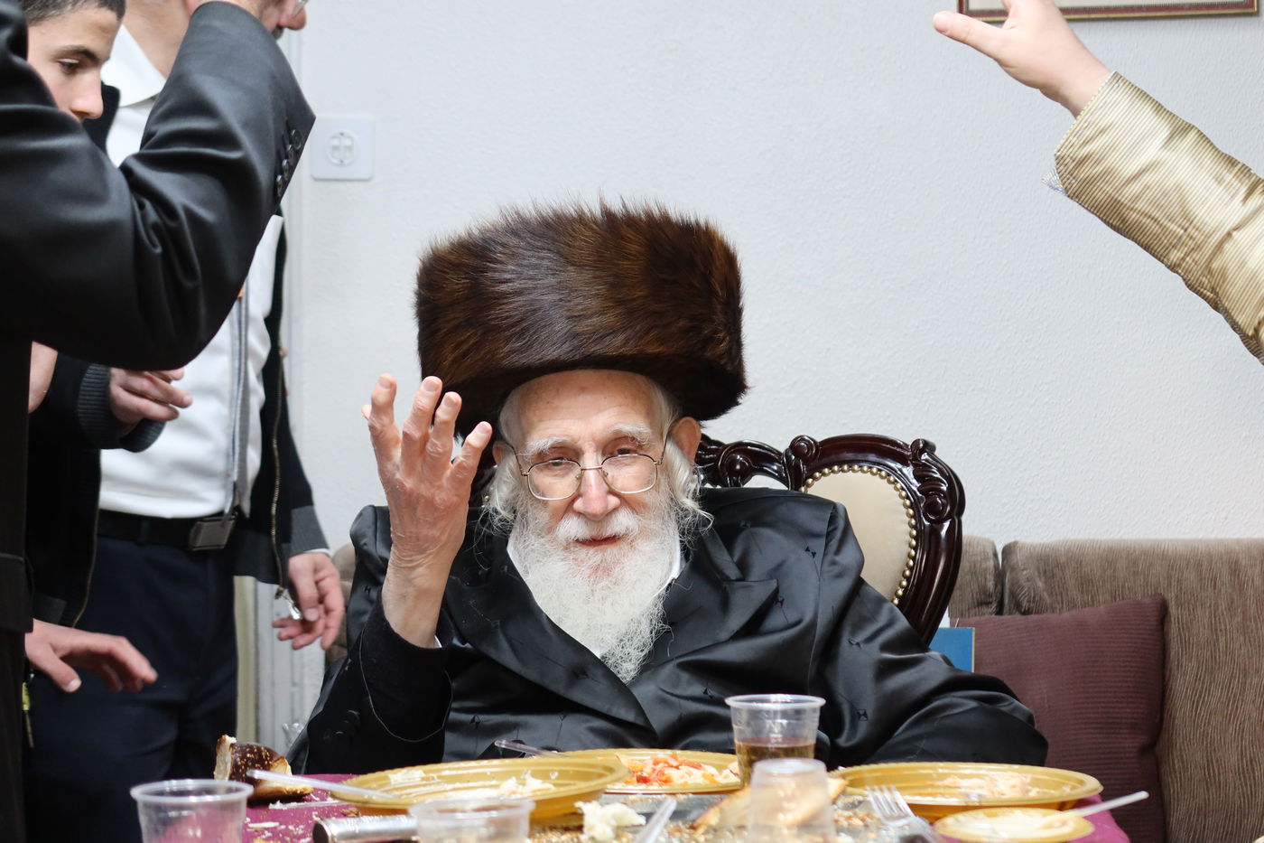 פורים אצל הגר"ע אויערבאך