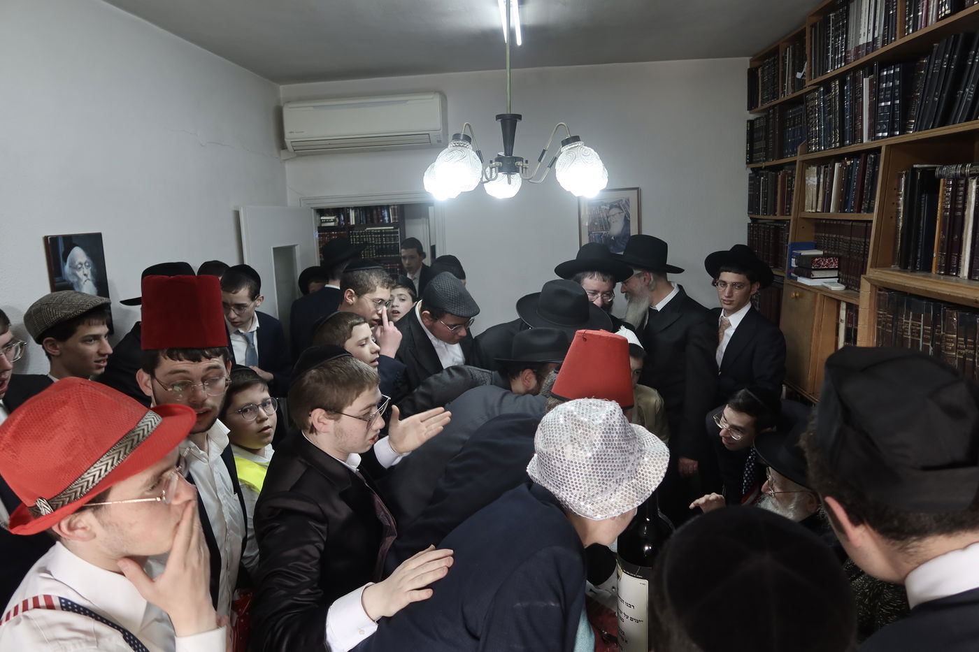 פורים אצל הגר"ע אויערבאך