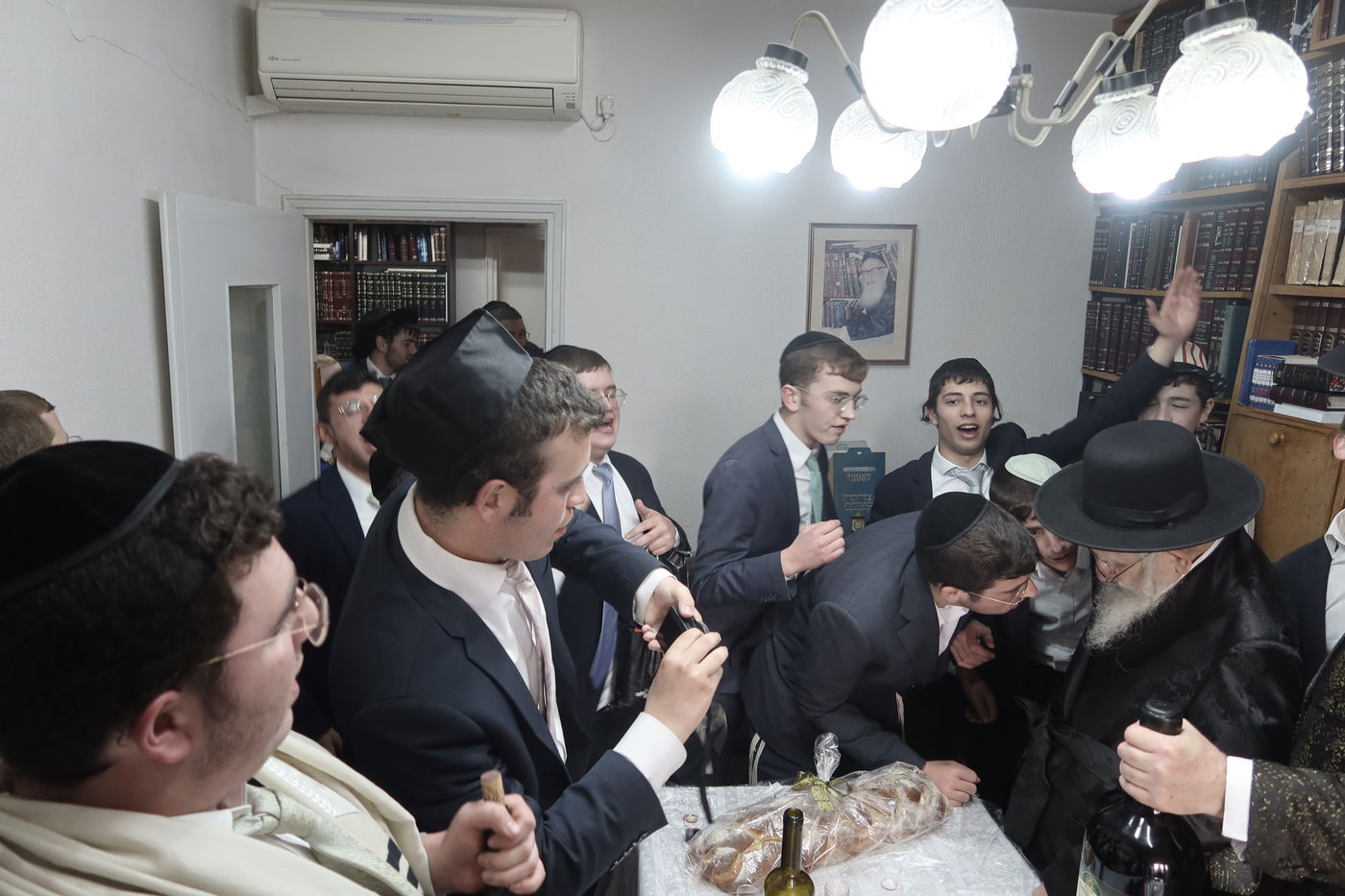 פורים אצל הגר"ע אויערבאך