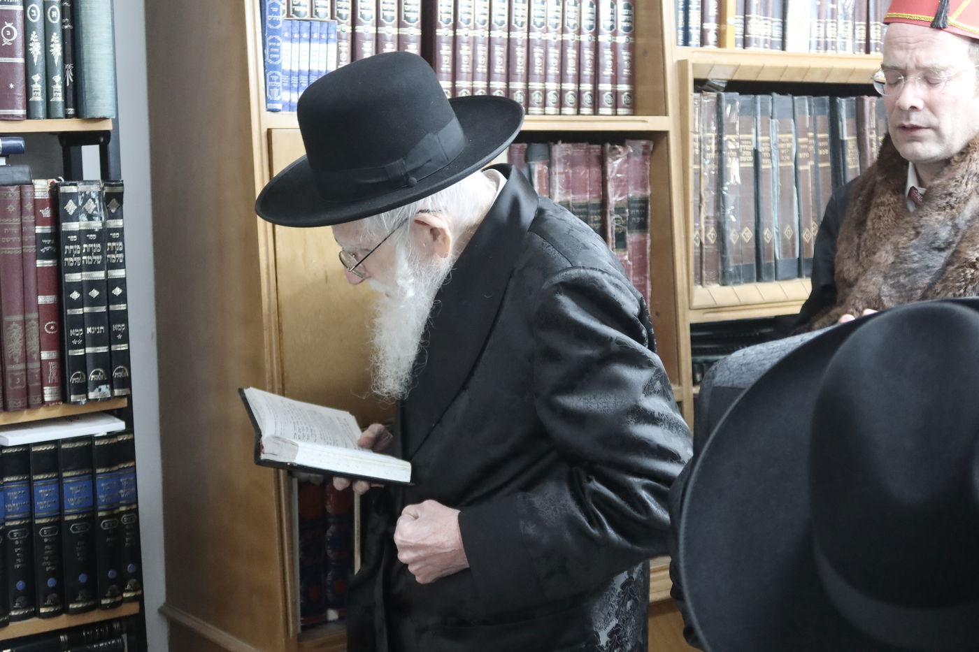 פורים אצל הגר"ע אויערבאך