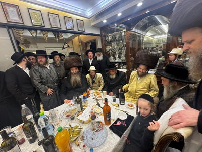סעודת שושן פורים אצל הרב יעקב אליעזר שישא