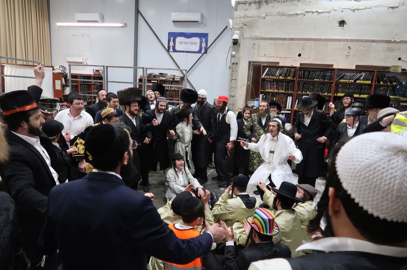 פורים בחצה"ק אשלג