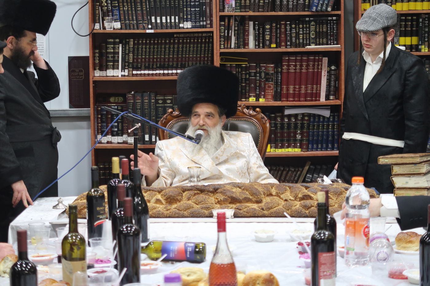 פורים בחצה"ק אשלג