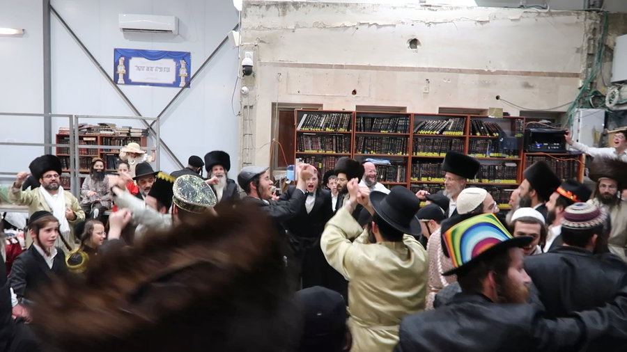 פורים בחצה"ק אשלג