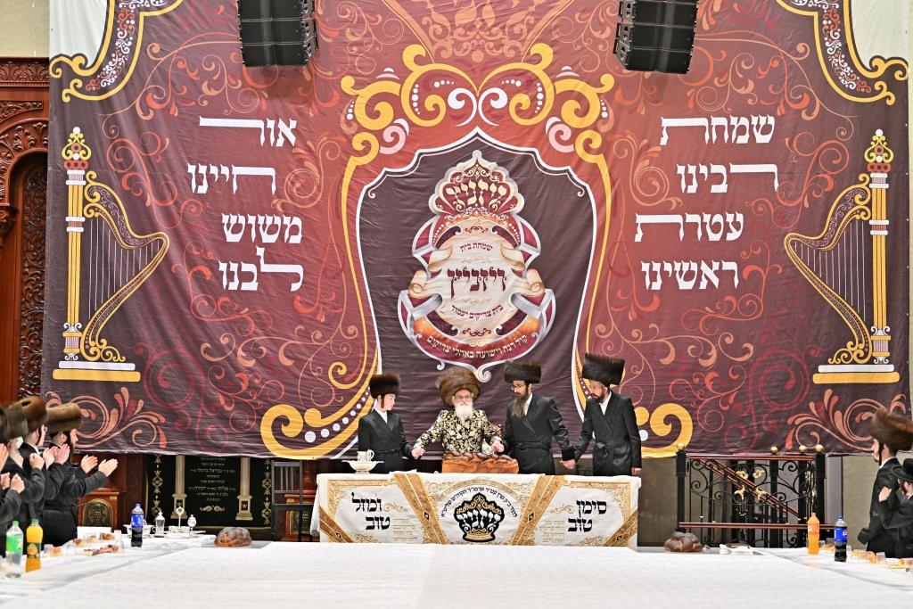 פורים בחצה"ק ויזניץ