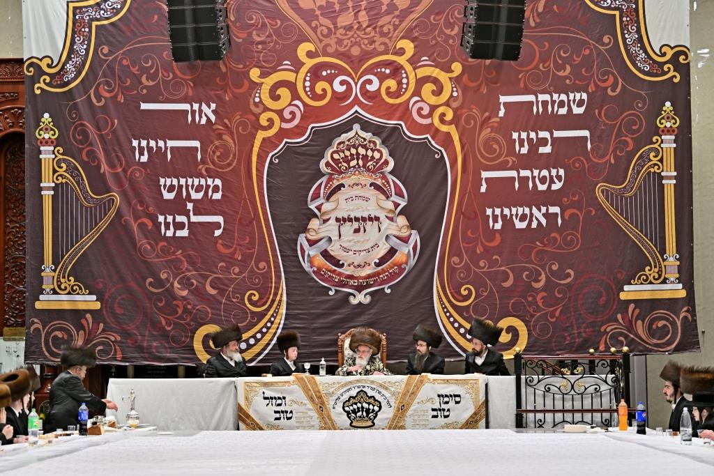 פורים בחצה"ק ויזניץ