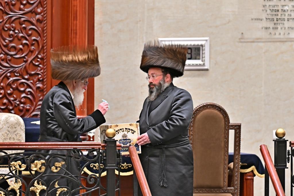 פורים בחצה"ק ויזניץ