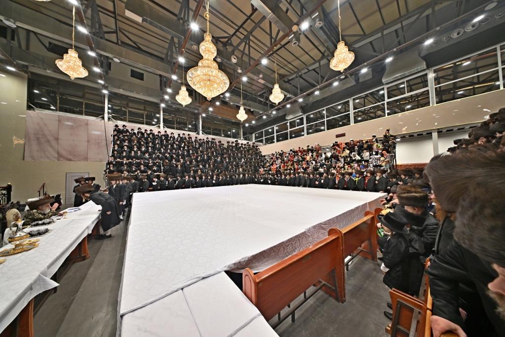 פורים בחצה"ק ויזניץ