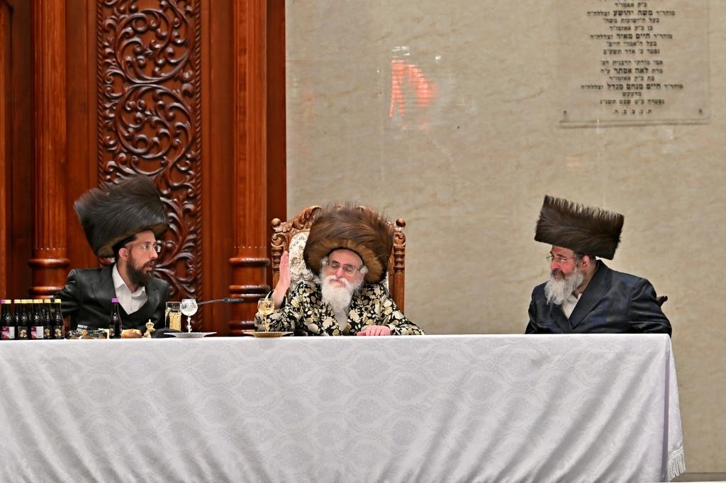 פורים בחצה"ק ויזניץ