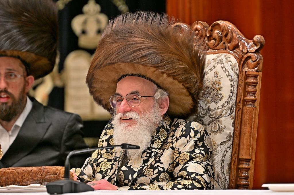 פורים בחצה"ק ויזניץ