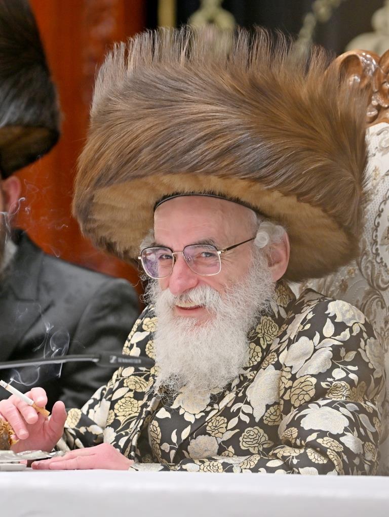 פורים בחצה"ק ויזניץ