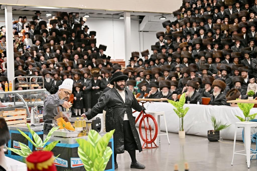 פורים בחצה"ק ויזניץ