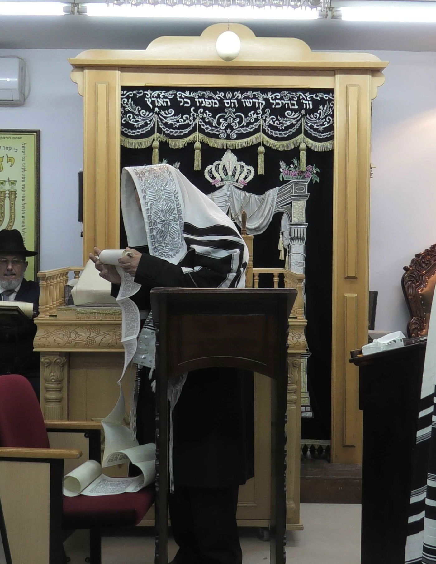 פורים אצל הגאון רבי יצחק רצאבי 