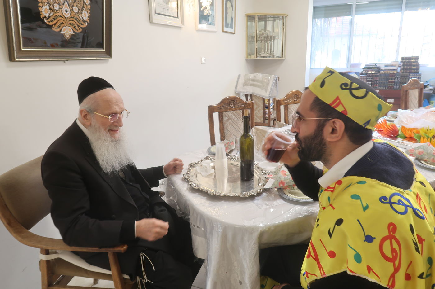 פורים אצל הגאון רבי עזרא ניסן