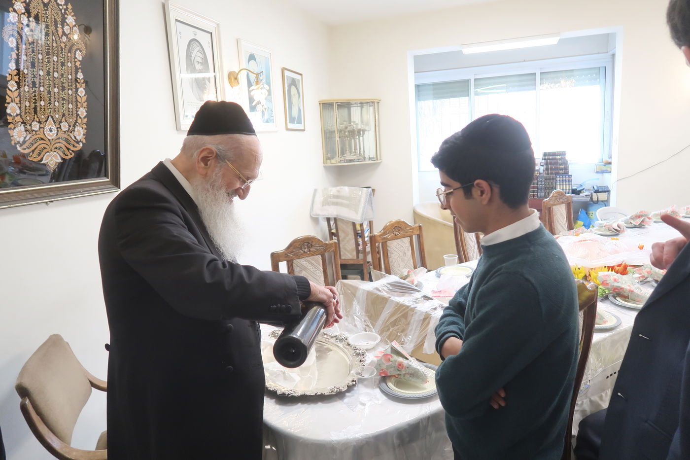 פורים אצל הגאון רבי עזרא ניסן